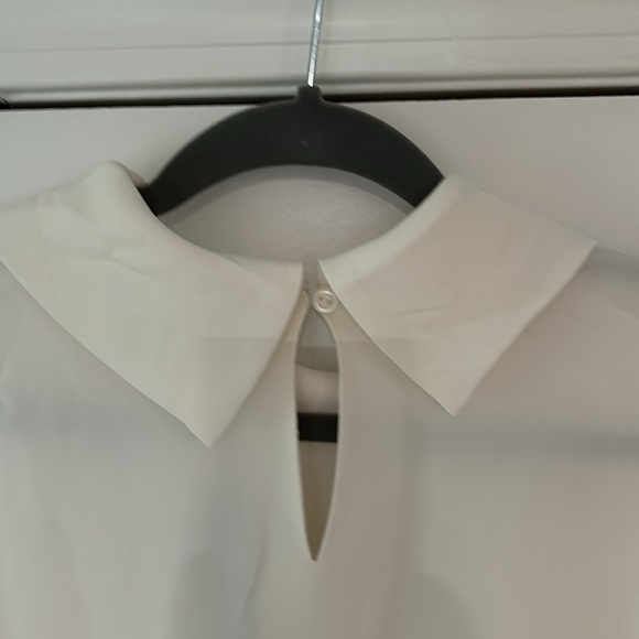 Chico’s Drape-Neck Solid Cuff Blouse Ecru Chico’s SZ 2 - Picture 8 of 8